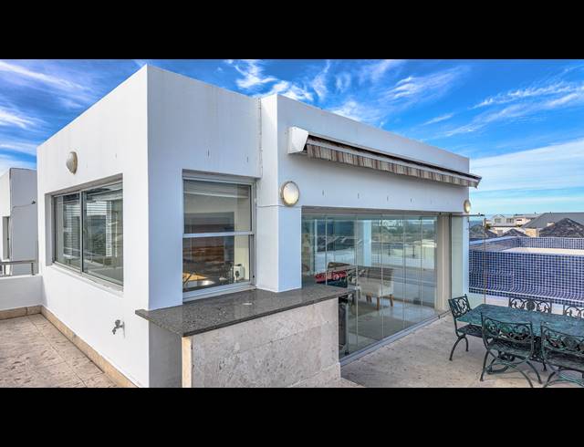 6 BEDROOM HOUSE FOR SALE IN BLOUBERGSTRAND